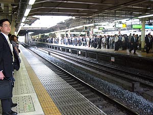 ueno-salaryman.jpg